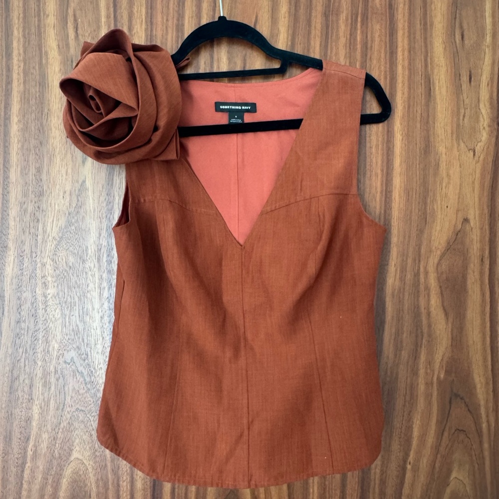 Something Navy Rosette V-Neck Tank Top size S